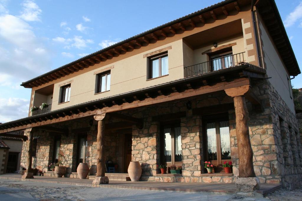 Hotel Los Arrenes De Таранкуэнья Экстерьер фото